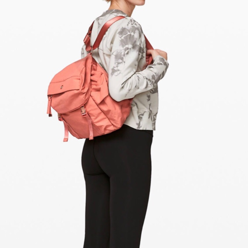 Lululemon back to me bag- NWT!